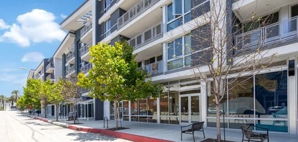 11924 W Washington Blvd, Los Angeles, CA à louer Photo de l’immeuble– Image 2 sur 6