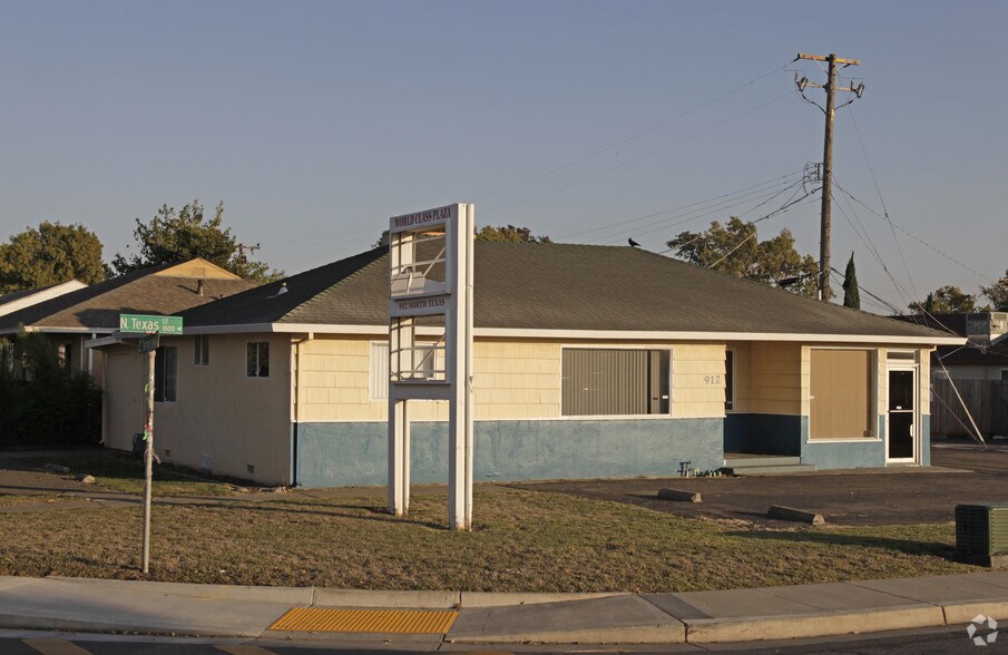 912 N Texas St, Fairfield, CA à vendre - Photo de l’immeuble – Image 2 sur 4