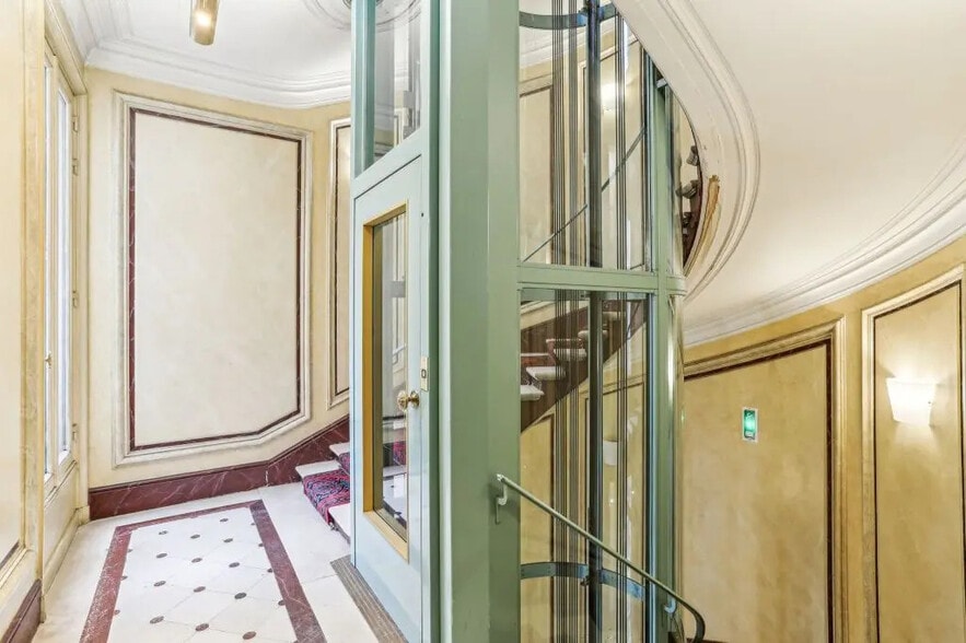 32 Bis Boulevard Haussmann, Paris à louer - Photo de l’immeuble – Image 3 sur 7