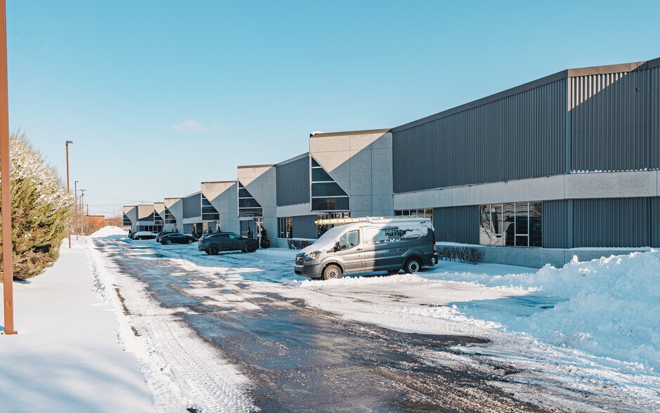 1860 32e Avenue, Lachine, QC à louer - Photo de l’immeuble – Image 2 sur 2