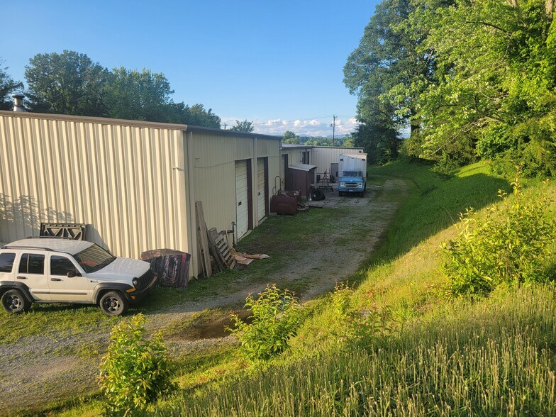 4178-4180 Haywood Rd, Mills River, NC à vendre - Photo de l’immeuble – Image 3 sur 22