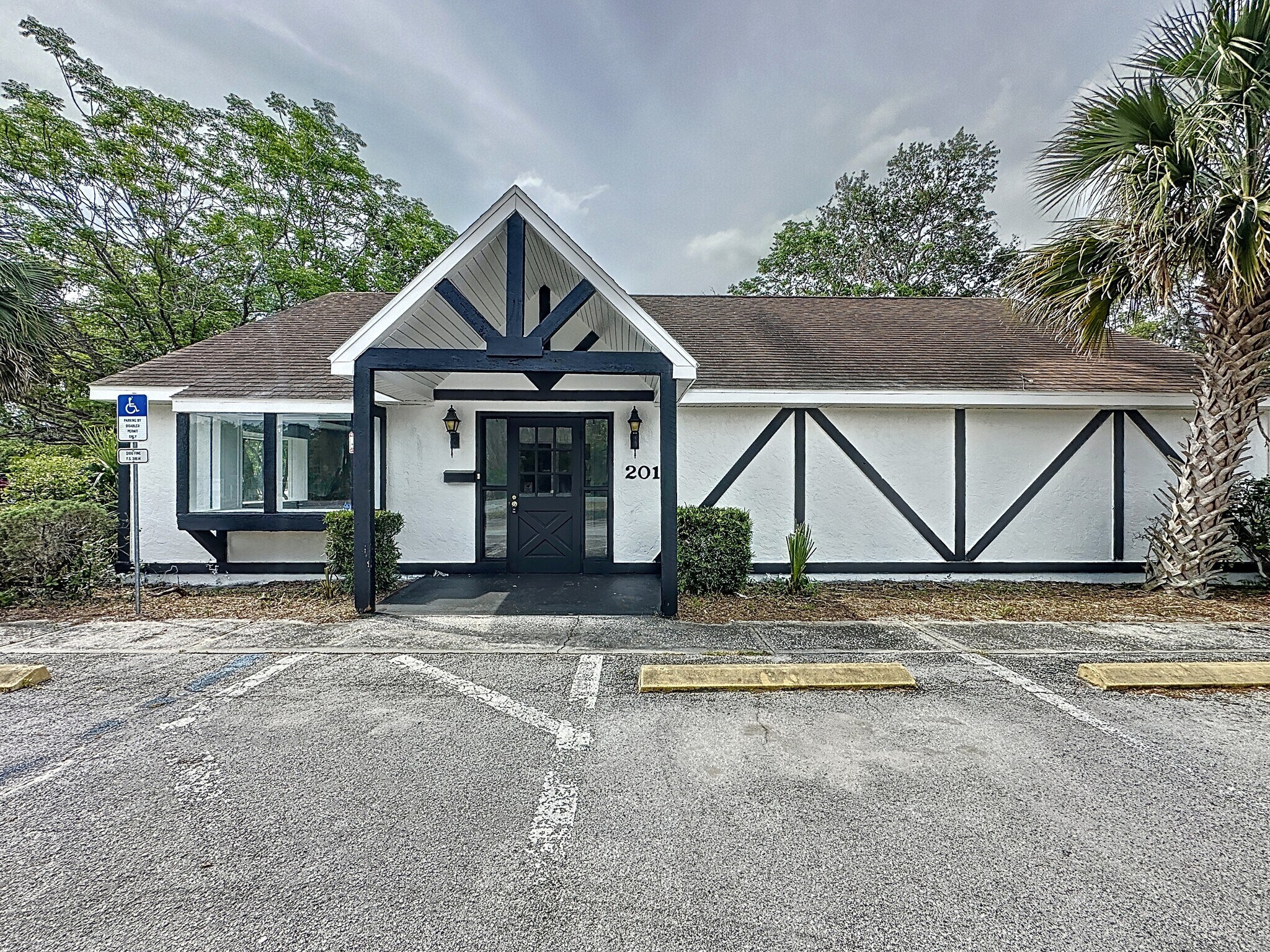 2017 W Main St, Leesburg, FL à louer Photo de l’immeuble– Image 1 sur 2