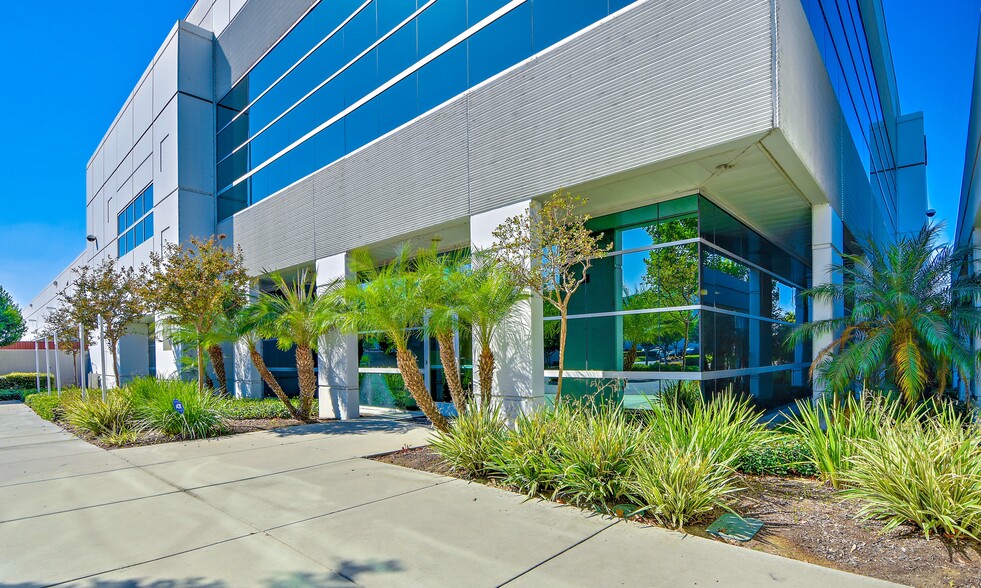 6700-6750 Artesia Blvd, Buena Park, CA à louer - Photo de l’immeuble – Image 1 sur 7
