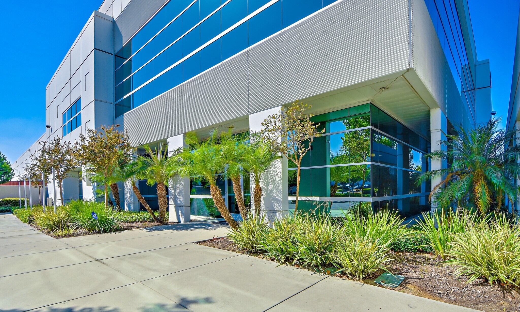 6700-6750 Artesia Blvd, Buena Park, CA à louer Photo de l’immeuble– Image 1 sur 8