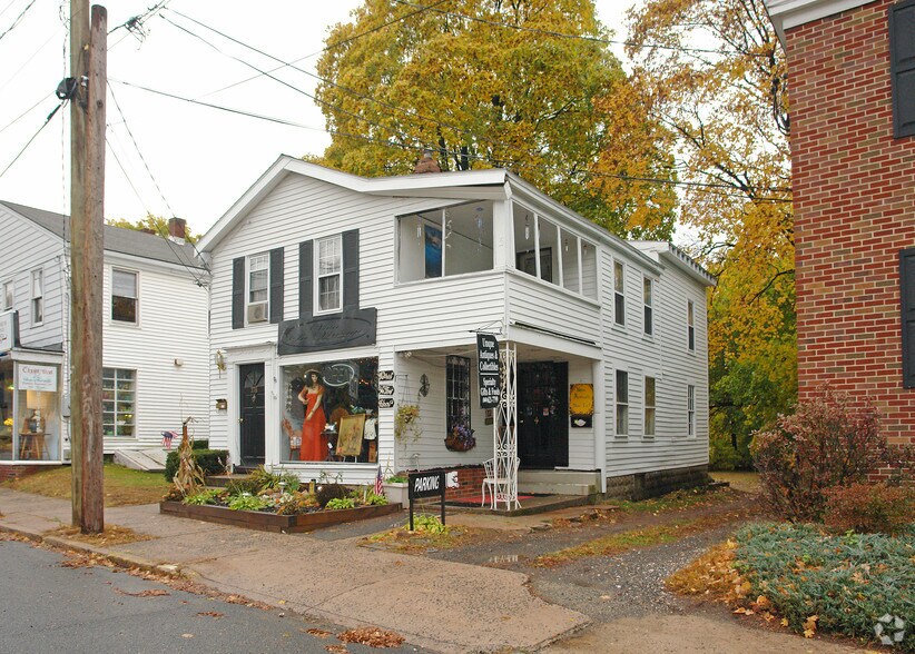 774-776 S Main St, Plantsville, CT à louer - Photo de l’immeuble – Image 1 sur 20