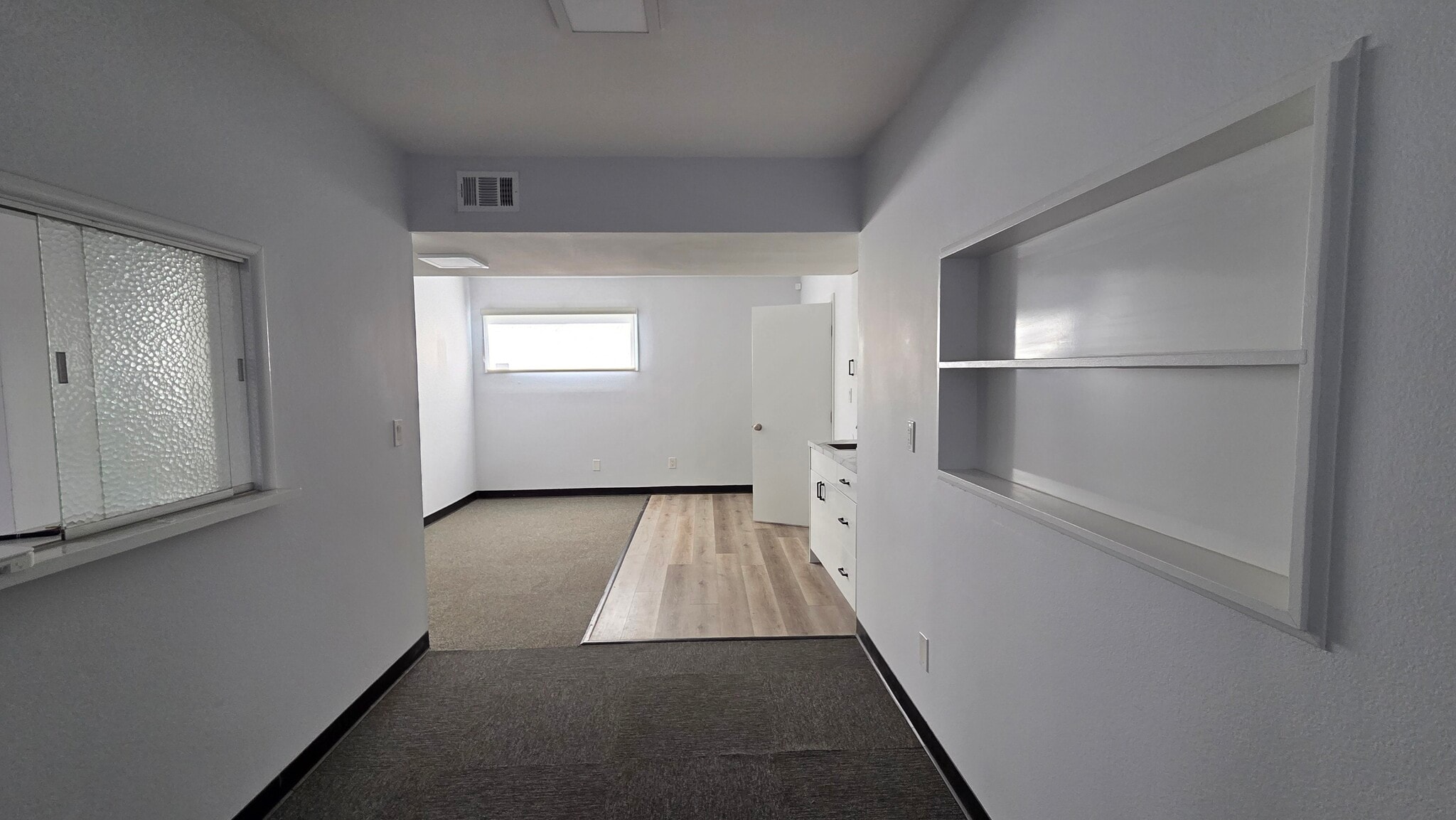 370 W 6th St, San Bernardino, CA à louer Photo intérieure– Image 1 sur 7