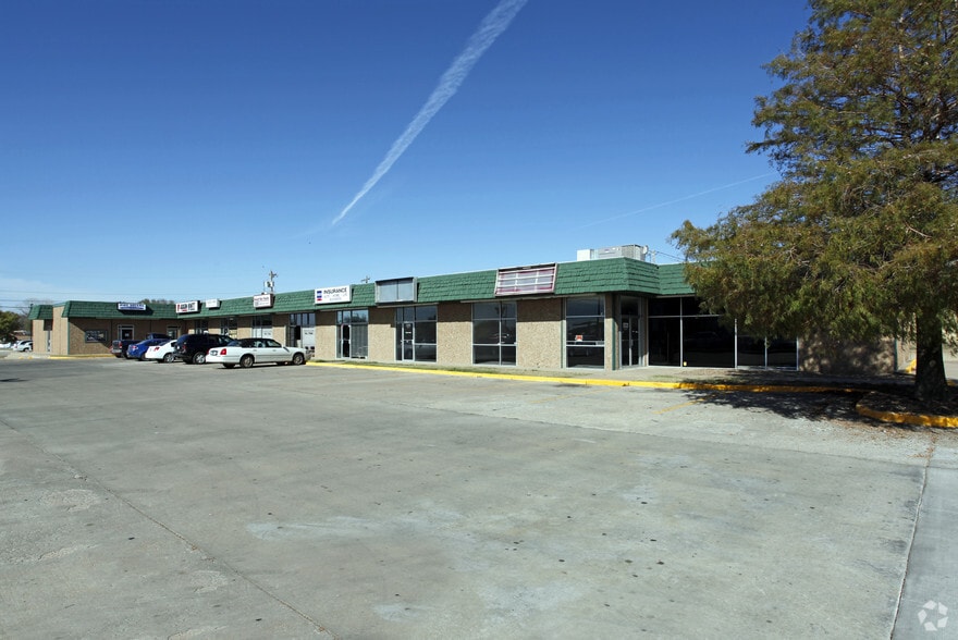 2128 N 14th St, Ponca City, OK à louer - Photo principale – Image 1 sur 10