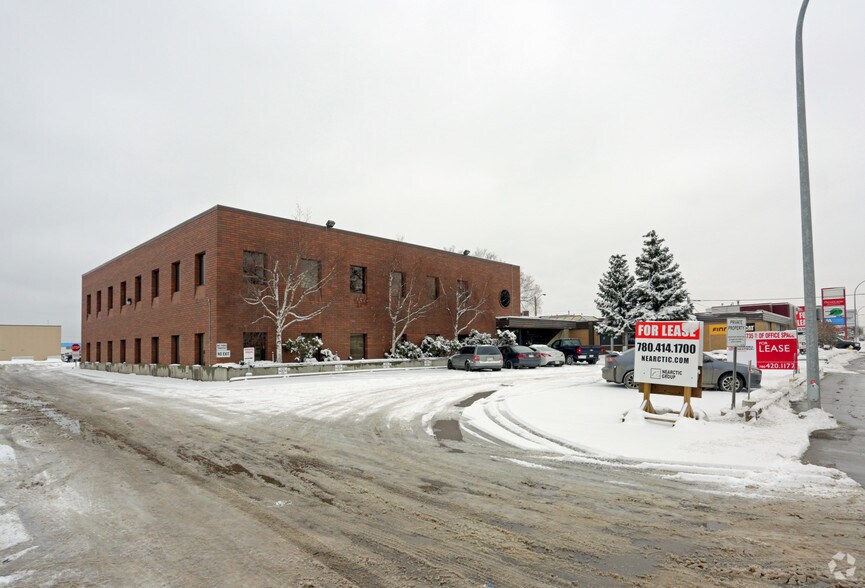 14535 118th Ave NW, Edmonton, AB à louer - Photo de l’immeuble – Image 3 sur 8