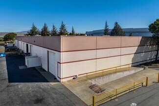 Plus de détails pour 2351 N Watney Way, Fairfield, CA - Industriel/Logistique à louer