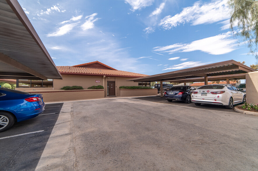 4625 S Lakeshore Dr, Tempe, AZ à louer - Photo de l’immeuble – Image 2 sur 13