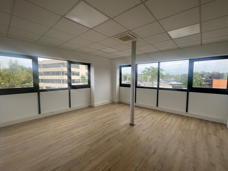 Bureau dans Reims à louer - Photo de l’immeuble – Image 3 sur 6
