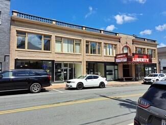 Plus de détails pour 31 S Main St, Liberty, NY - Sports et loisirs à vendre