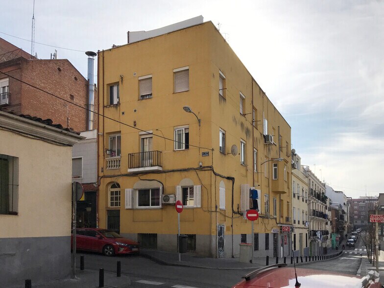 Immeuble residentiel dans Madrid, Madrid à vendre - Photo de l’immeuble – Image 2 sur 3