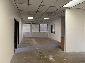 1232 E Broadway Rd, Tempe, AZ à louer Photo intérieure– Image 1 sur 6