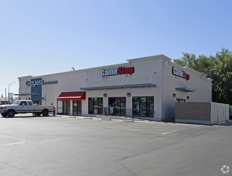 3235 N 1st St, Fresno, CA à louer - Photo de l’immeuble – Image 2 sur 8