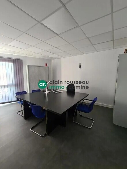Local d’activités dans Sainte-Gemmes-sur-Loire à louer - Photo de l’immeuble – Image 3 sur 5