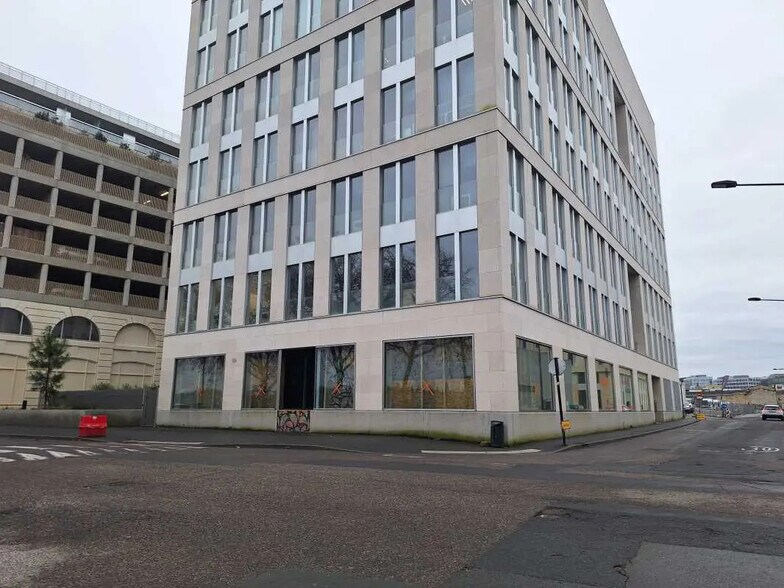 Local commercial dans Bordeaux à louer - Photo de l’immeuble – Image 1 sur 6