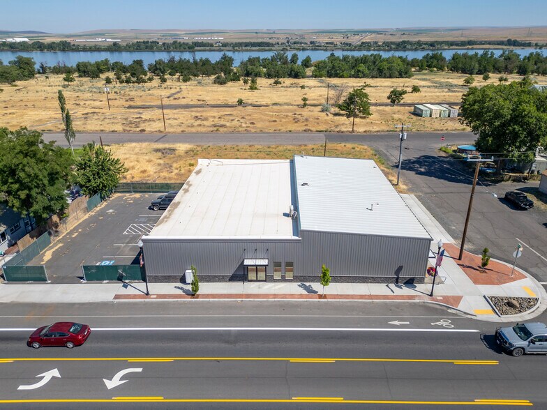 323 6th St, Umatilla, OR à louer - Photo principale – Image 1 sur 23