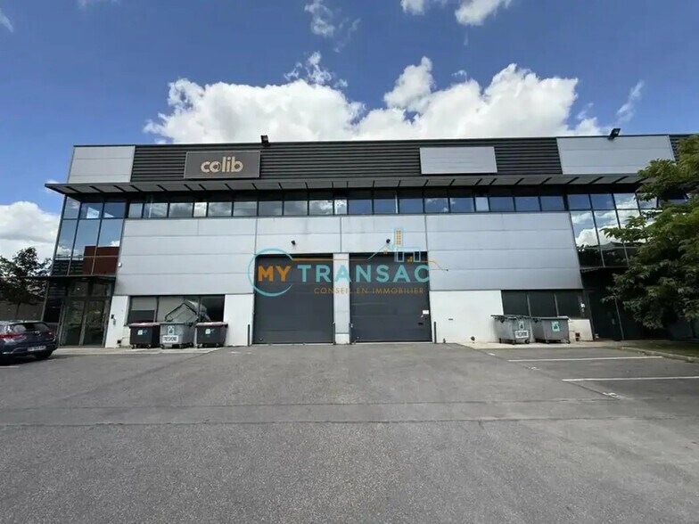 Local d’activités dans Saint-Denis à louer - Photo de l’immeuble – Image 1 sur 12