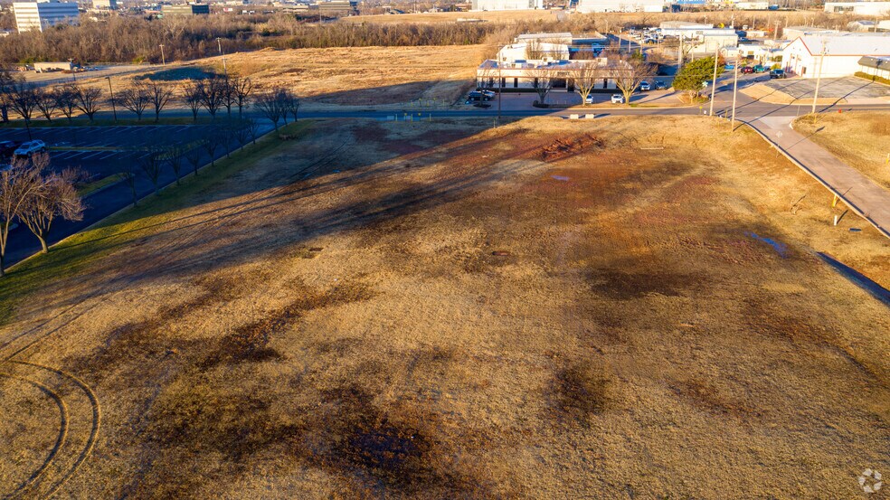 5900 N Robinson Ave, Oklahoma City, OK à vendre - Aérien – Image 2 sur 5