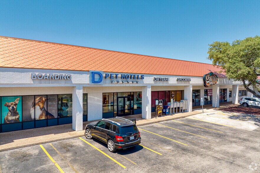 7101 Hwy 71 W, Austin, TX à louer - Photo de l’immeuble – Image 3 sur 6