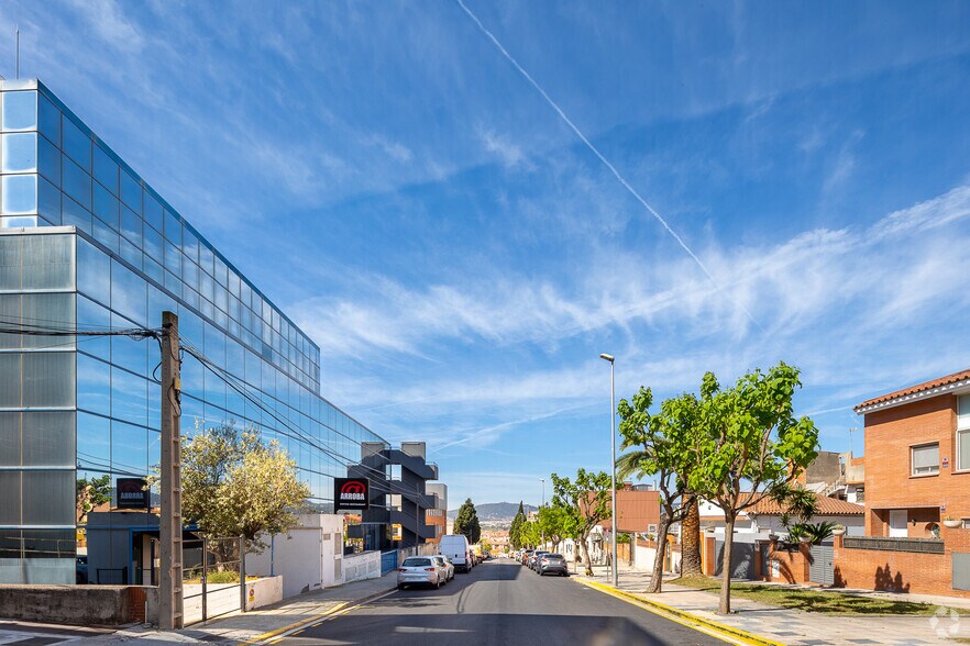 Carrer del Samontà, 21, Sant Joan Despí, Barcelona à louer - Photo de l’immeuble – Image 3 sur 3