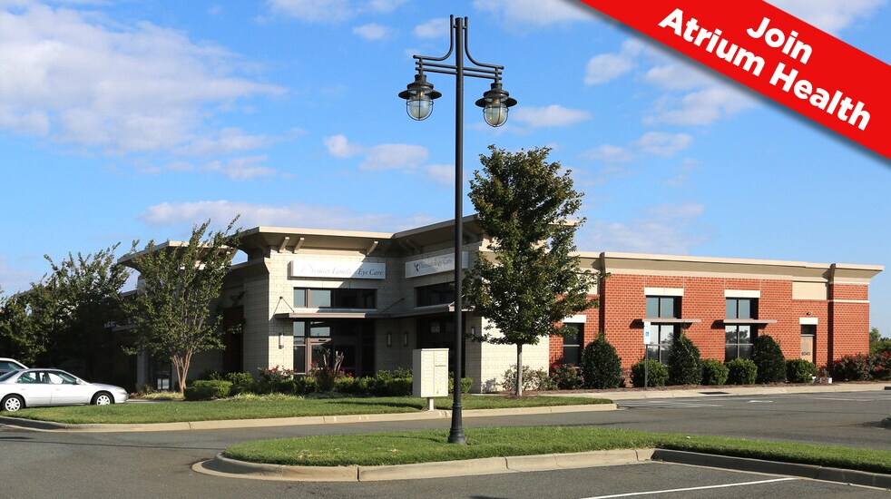 6044 W Highway 74, Indian Trail, NC à louer Photo principale– Image 1 sur 6