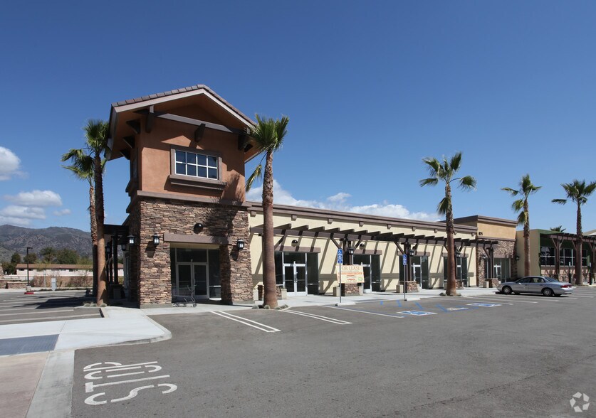 671 E Bonita Ave, San Dimas, CA à louer - Photo de l’immeuble – Image 2 sur 7