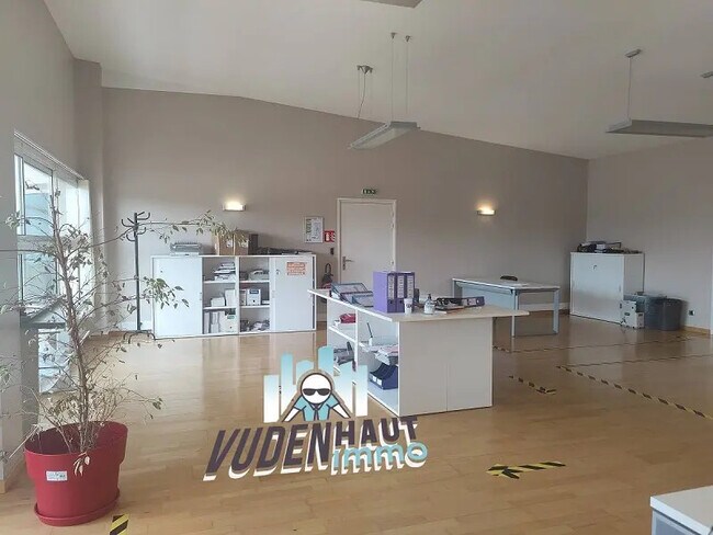 Plus de détails pour Bureau à louer