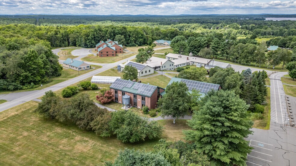 90 Quaker Hill Rd, Unity, ME à vendre - Photo de l’immeuble – Image 3 sur 9