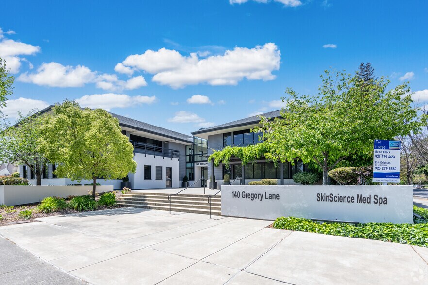 140 Gregory Ln, Pleasant Hill, CA à louer - Photo principale – Image 1 sur 11