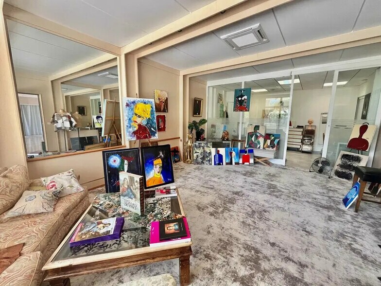 Local commercial dans Saint-Laurent-du-Var à vendre - Photo intérieure – Image 3 sur 4