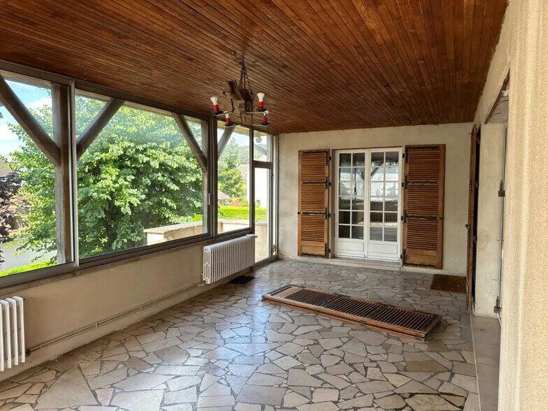 Local d'activités dans Sennecey-le-Grand à vendre - Photo de l’immeuble – Image 2 sur 6