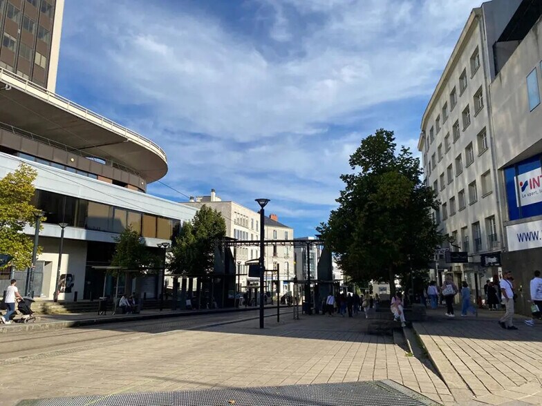 Local commercial dans Nantes à louer - Photo de l’immeuble – Image 2 sur 6