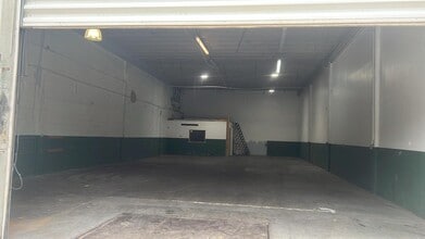 3825-3945 NW 32nd Ave, Miami, FL à louer Photo intérieure– Image 1 sur 1