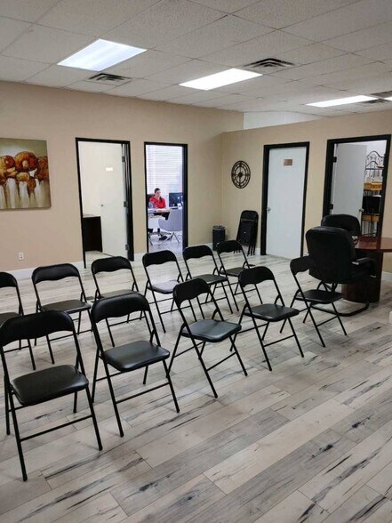 8867 W Flamingo Rd, Las Vegas, NV à vendre - Photo de l’immeuble – Image 3 sur 79
