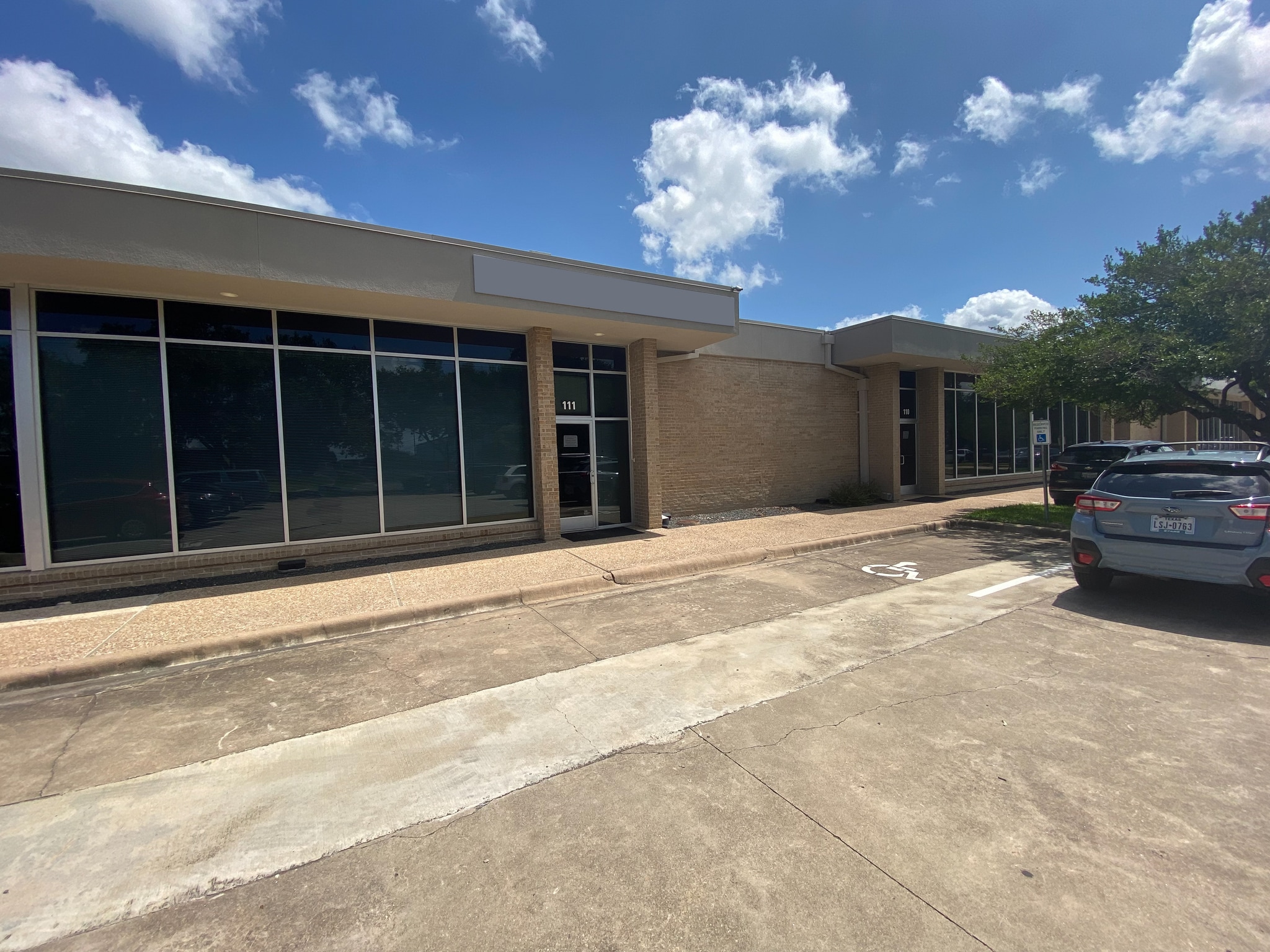 2600 Longhorn Blvd, Austin, TX à louer Photo de l’immeuble– Image 1 sur 2