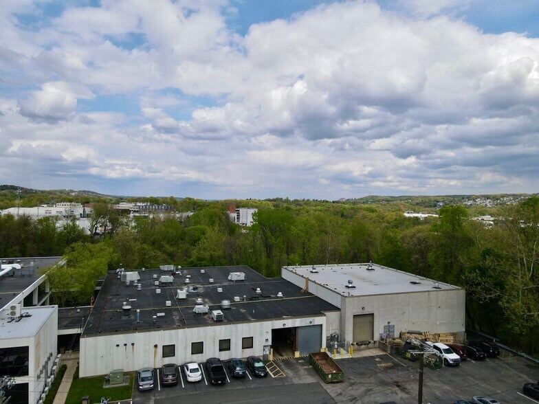 60 Gordon Dr, Totowa, NJ à vendre - Photo de l’immeuble – Image 3 sur 29