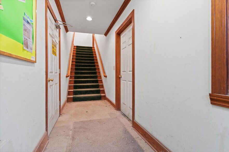 380 N Middle Rd, Belgium, WI à vendre - Photo de l’immeuble – Image 3 sur 33