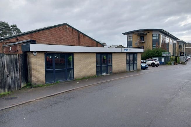 Lyndhurst Road, Sunninghill à louer Photo de l’immeuble– Image 1 sur 10