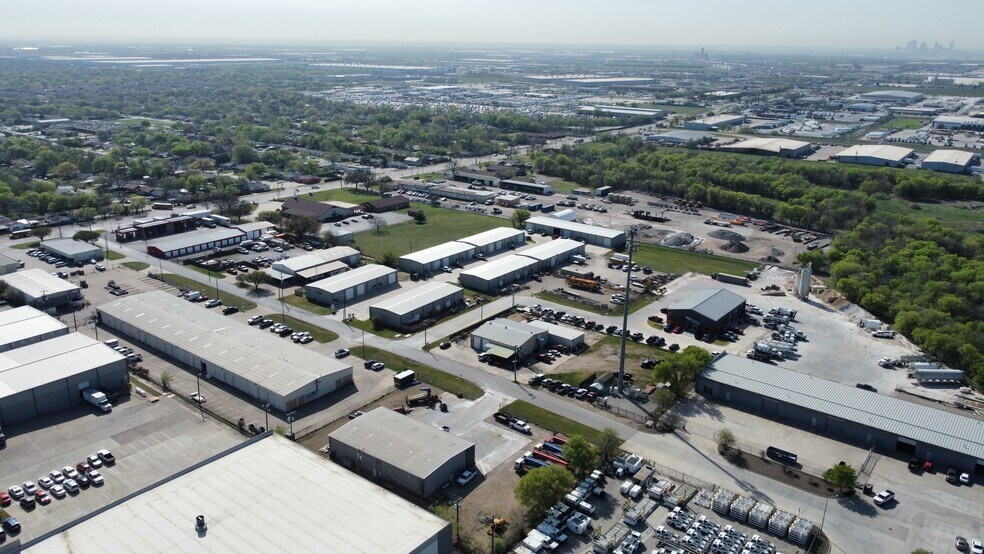 900 Kennedy Ln, Saginaw, TX à louer - Photo de l’immeuble – Image 2 sur 5