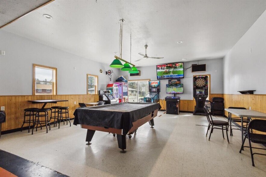 1025 Main St, Saint Cloud, WI à vendre - Photo de l’immeuble – Image 3 sur 3