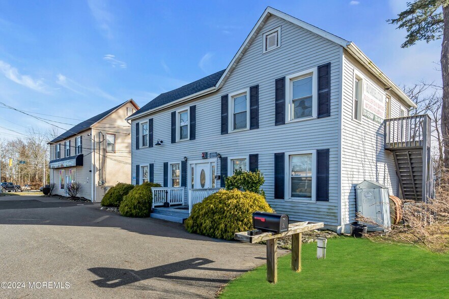 453 State Route 33, Millstone Township, NJ à vendre - Photo principale – Image 1 sur 20