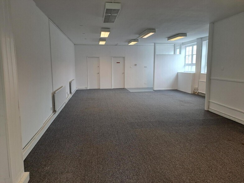 8A Church Rd, Welwyn Garden City à louer - Photo de l’immeuble – Image 3 sur 9