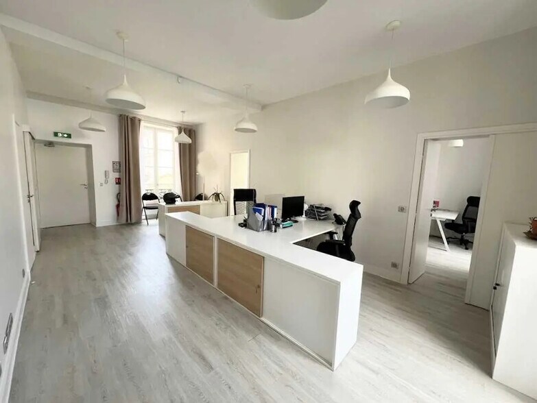 Bureau dans Paris à louer - Photo de l’immeuble – Image 1 sur 5