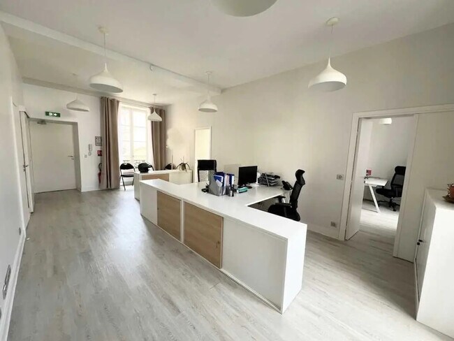 Plus de détails pour Bureau à louer