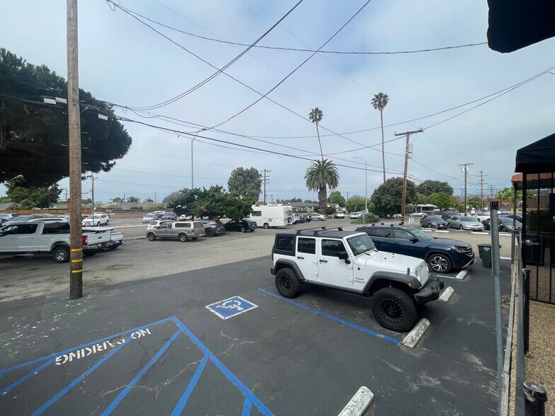 2494-2498 E Main St, Ventura, CA à louer - Photo de l’immeuble – Image 3 sur 11