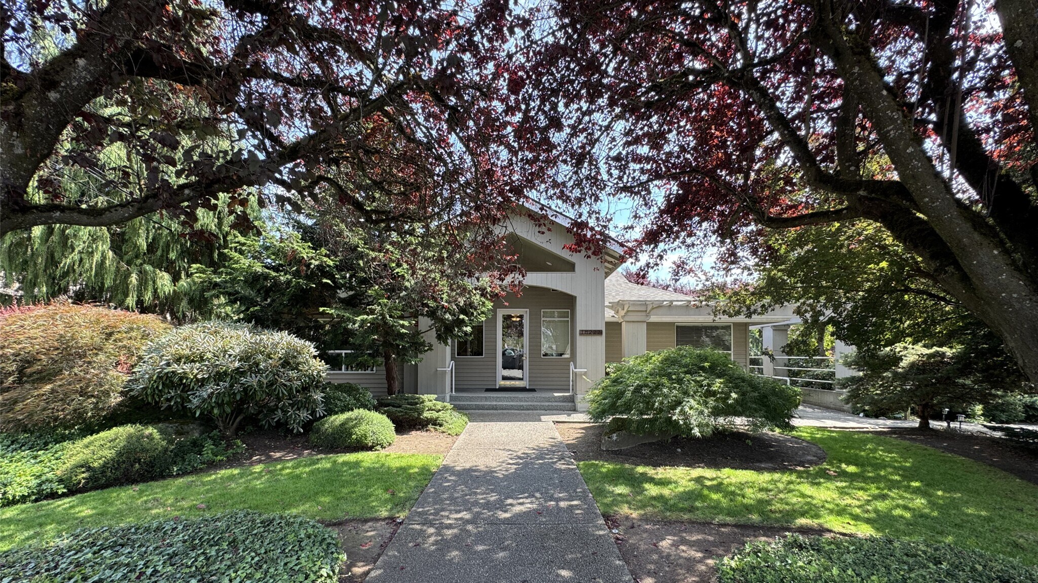 18222 104th Ave NE, Bothell, WA à louer Photo de l’immeuble– Image 1 sur 2