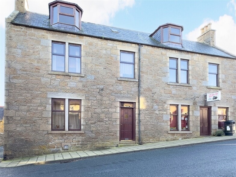 4 The Golden Fry and 4 Bed House, Huntly à vendre - Photo principale – Image 1 sur 17