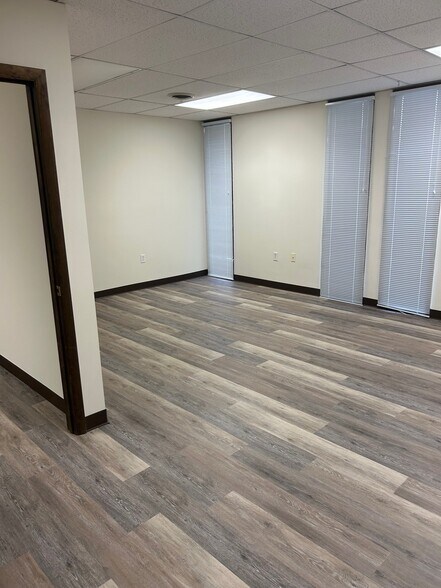15 Prestbury Sq, Newark, DE à louer - Photo de l’immeuble – Image 3 sur 8